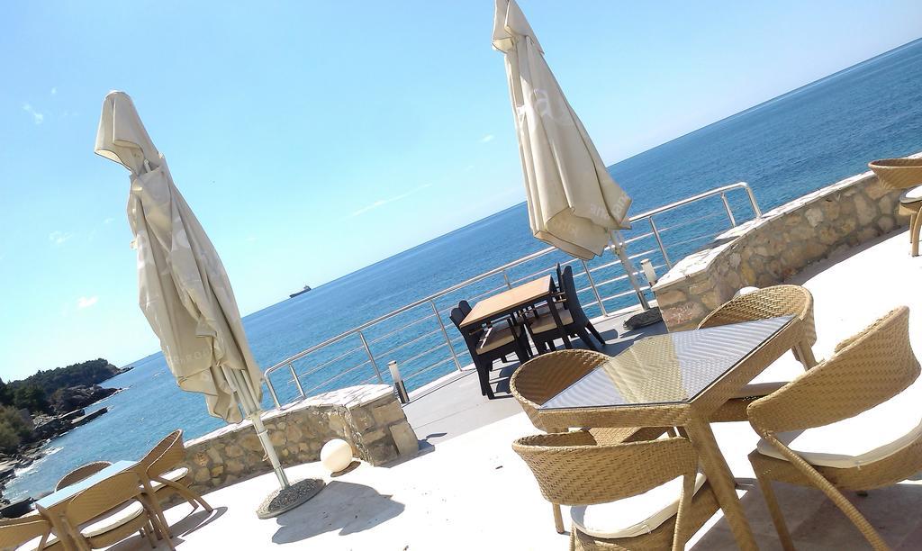 Love Live Hotel Sutomore Luaran gambar